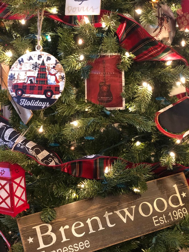 Must Haves Friday- Themed Christmas&nbsp;Trees